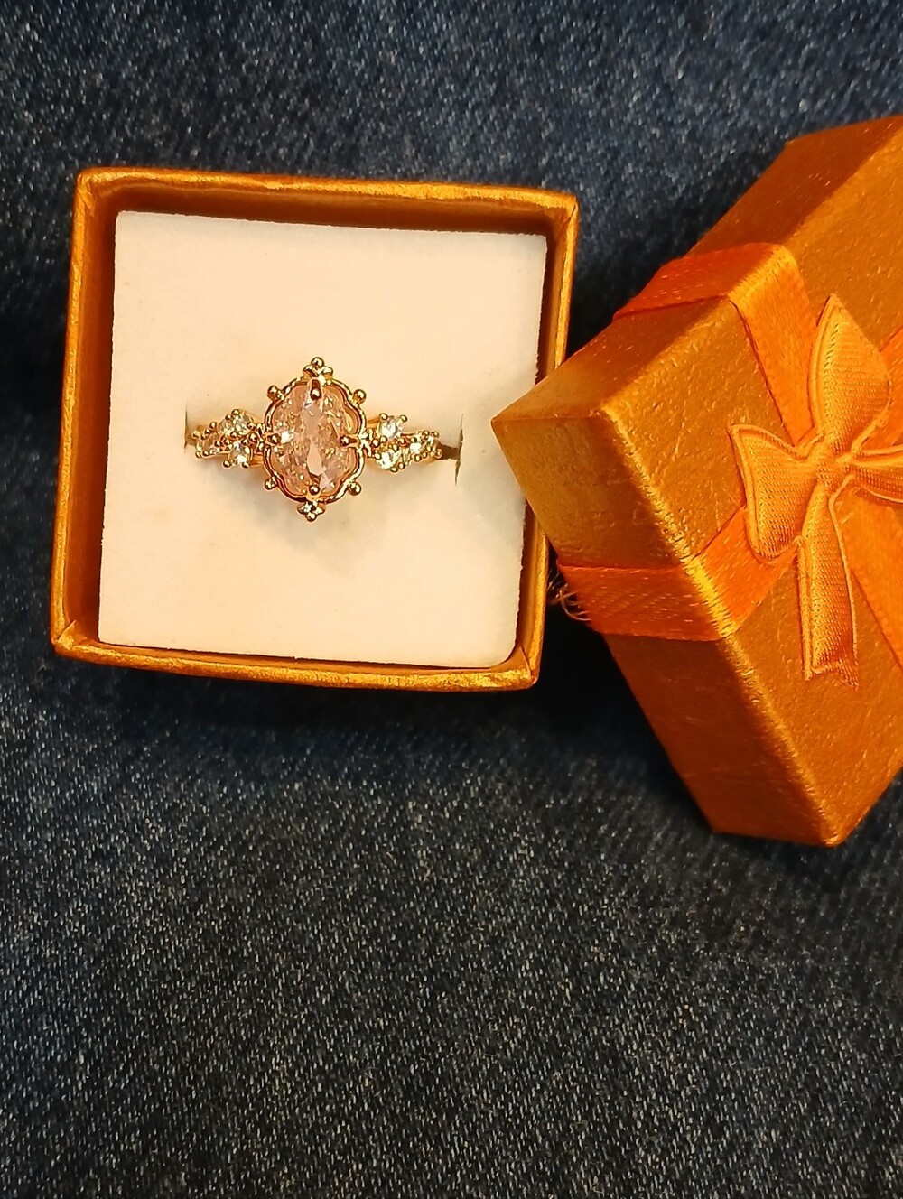 Rose Gold Pink Oval Crystal Ring - Elegant Women's Jewelry